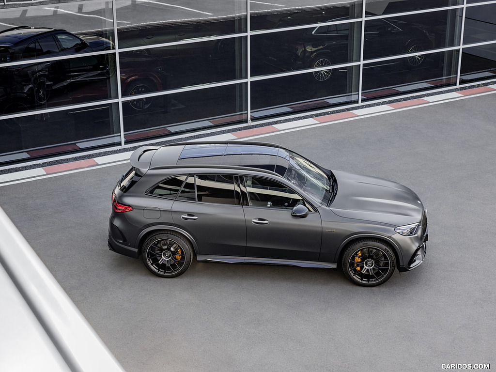 2024 Mercedes-AMG GLC 63 S E PERFORMANCE (Designo Graphite Grey Magno) - Side