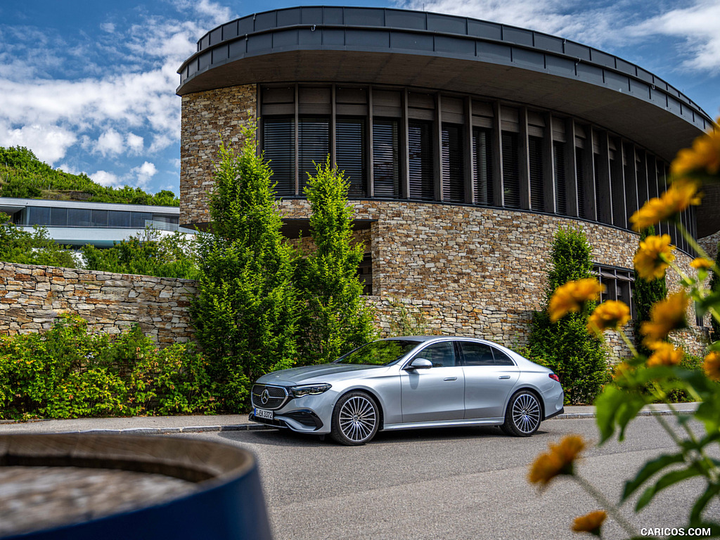 2024 Mercedes-Benz E 220 d 4MATIC (Color: High Tech Silver Metallic) - Front Three-Quarter