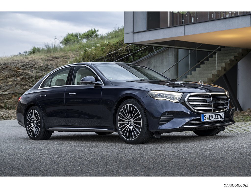 2024 Mercedes-Benz E 300 de (Color: Nautic Blue Metallic) - Front Three-Quarter