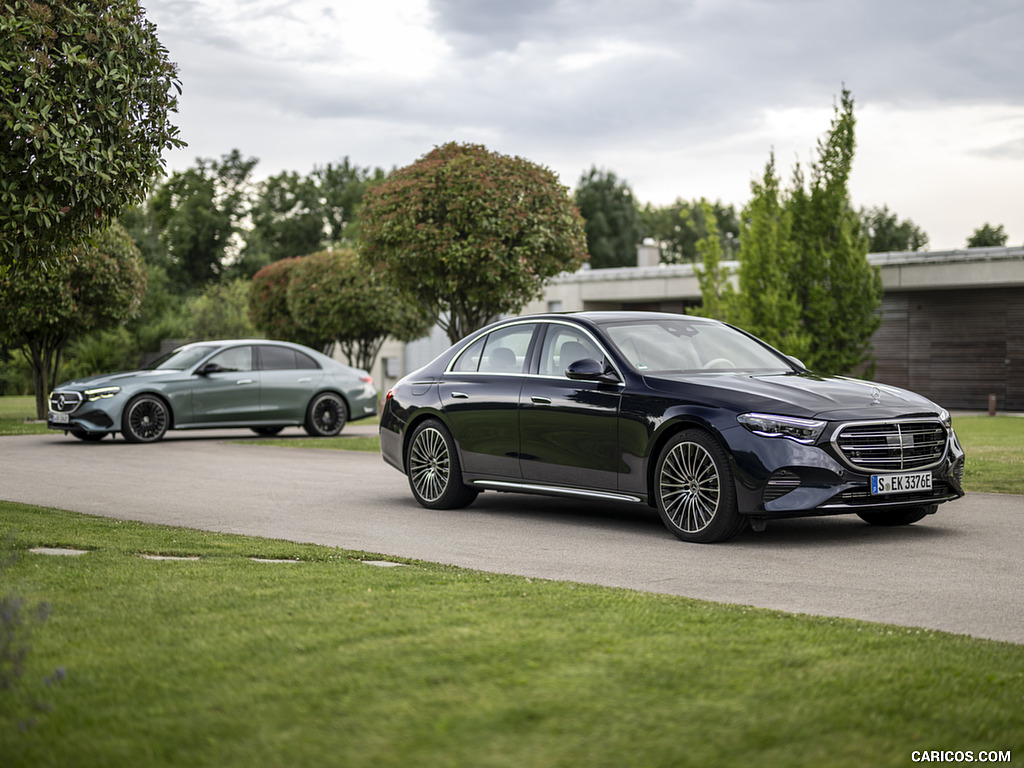 2024 Mercedes-Benz E 300 de (Color: Nautic Blue Metallic) - Front Three-Quarter