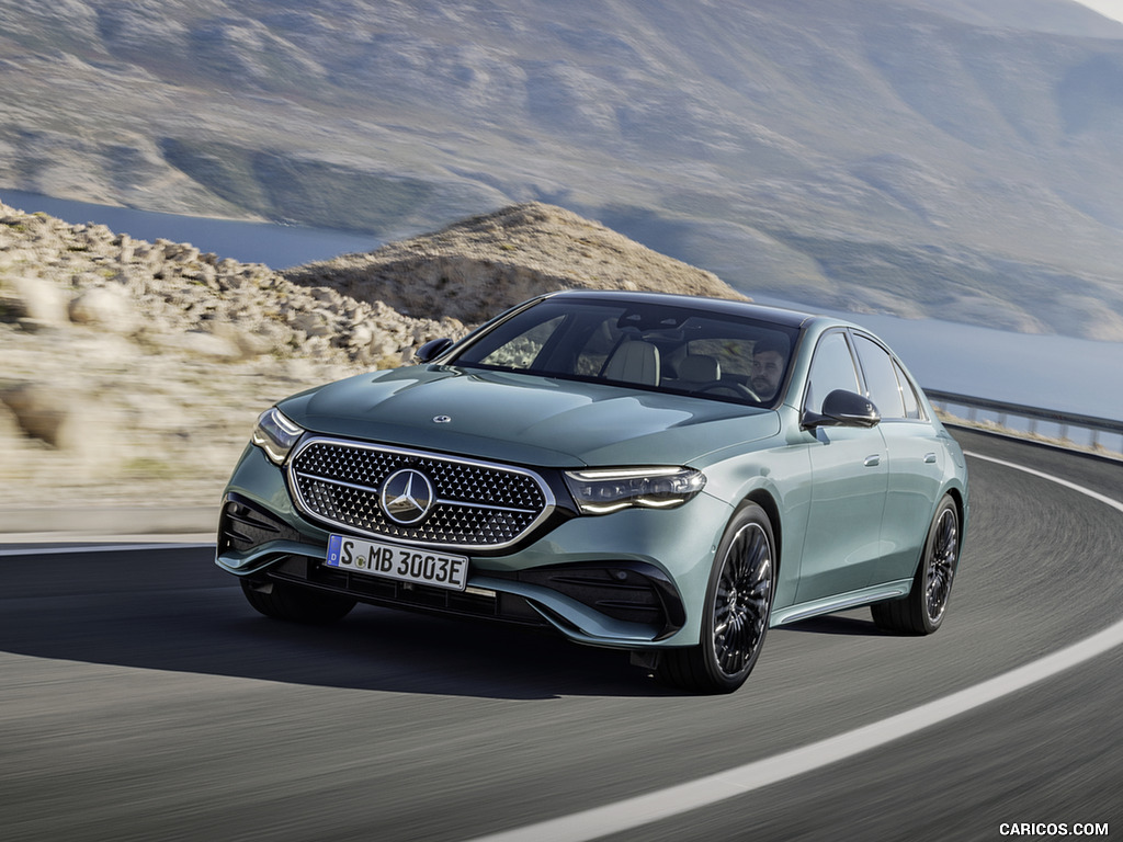 2024 Mercedes-Benz E-Class Plug-In Hybrid AMG Line Color: (Verde Silver) - Front