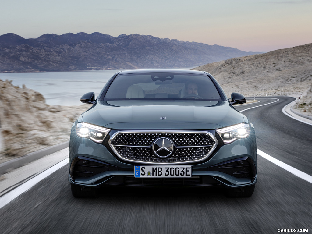 2024 Mercedes-Benz E-Class Plug-In Hybrid AMG Line Color: (Verde Silver) - Front