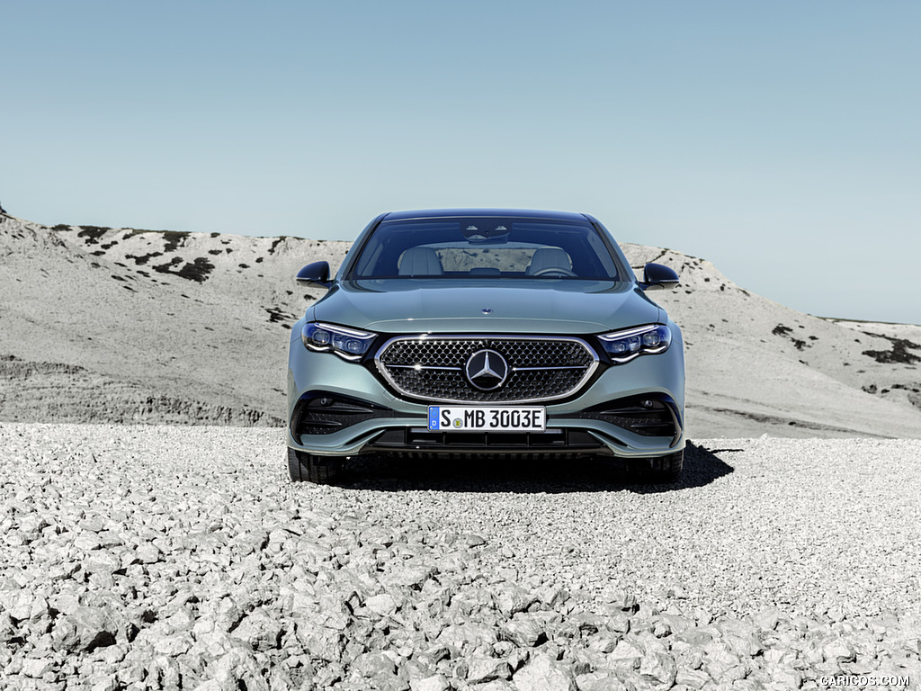 2024 Mercedes-Benz E-Class Plug-In Hybrid AMG Line Color: (Verde Silver) - Front