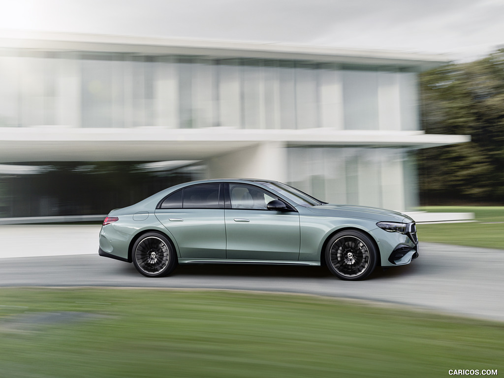 2024 Mercedes-Benz E-Class Plug-In Hybrid AMG Line Color: (Verde Silver) - Side