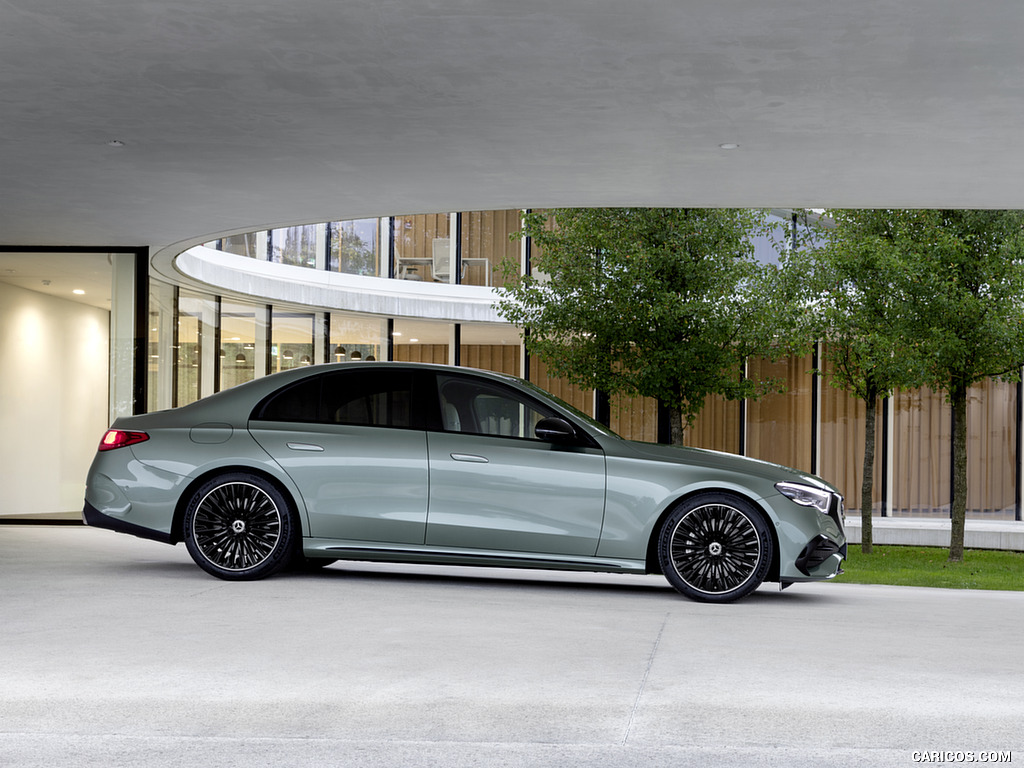 2024 Mercedes-Benz E-Class Plug-In Hybrid AMG Line Color: (Verde Silver) - Side