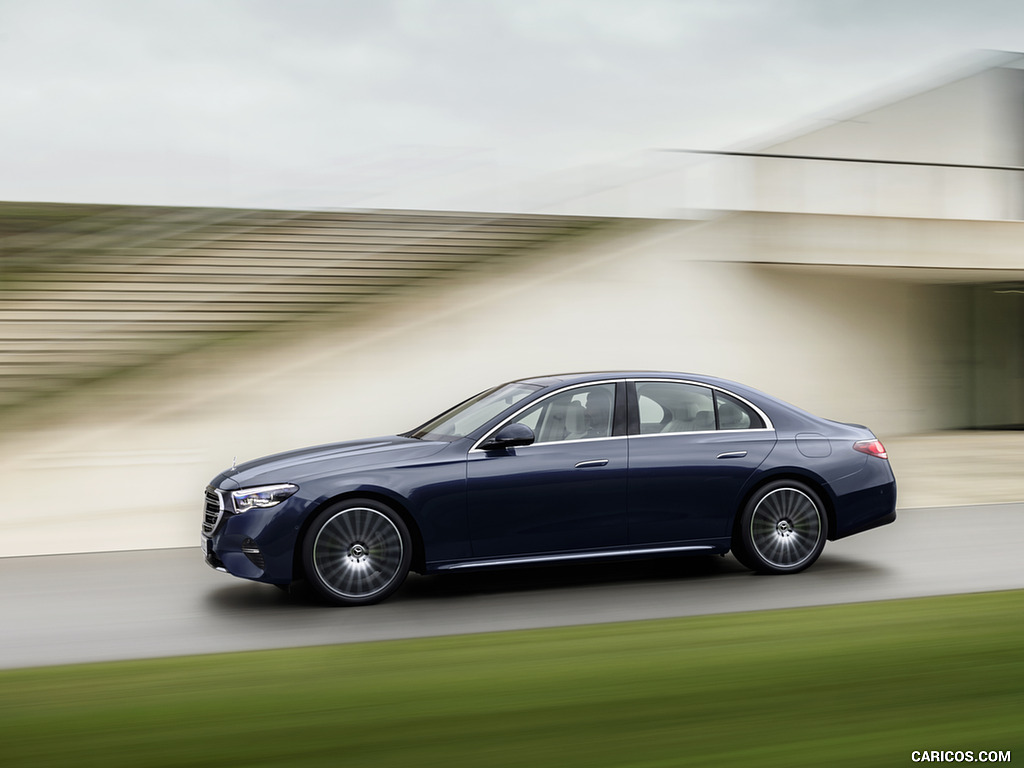 2024 Mercedes-Benz E-Class Plug-In Hybrid Exclusive Line (Color: Nautic Blue) - Side