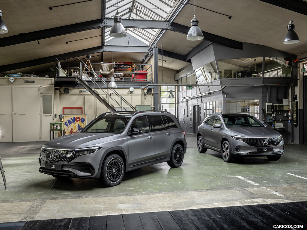 2024 Mercedes-Benz EQB 350 4MATIC AMG Line (Color: Mountain Grey Magno)