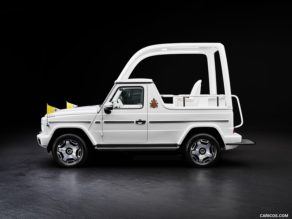 2024 Mercedes-Benz G580 EQ Popemobile - Side