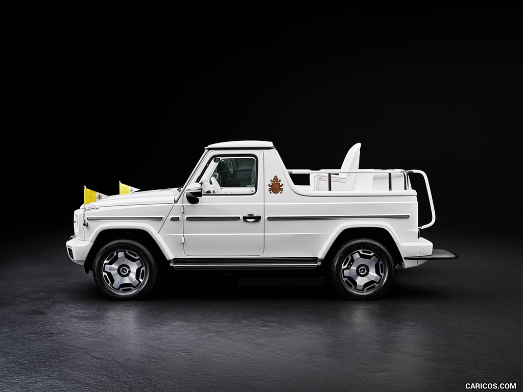 2024 Mercedes-Benz G580 EQ Popemobile - Side