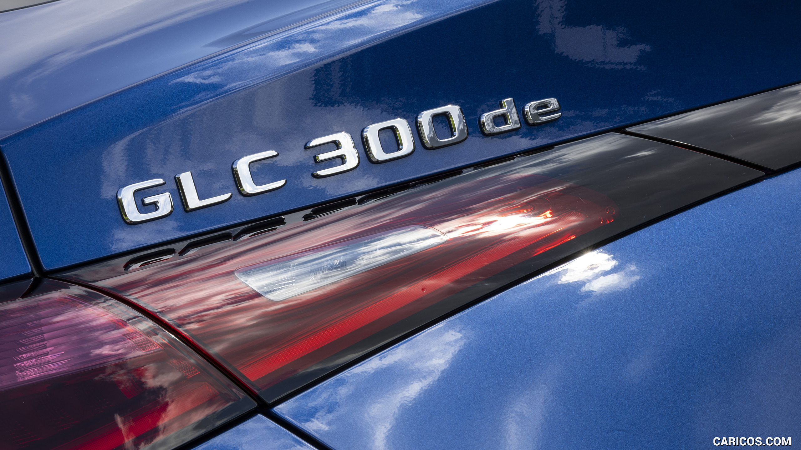 2024 Mercedes-Benz GLC 300 de 4MATIC Coupé AMG line (Color: Sectral blue) - Badge, #86 of 182