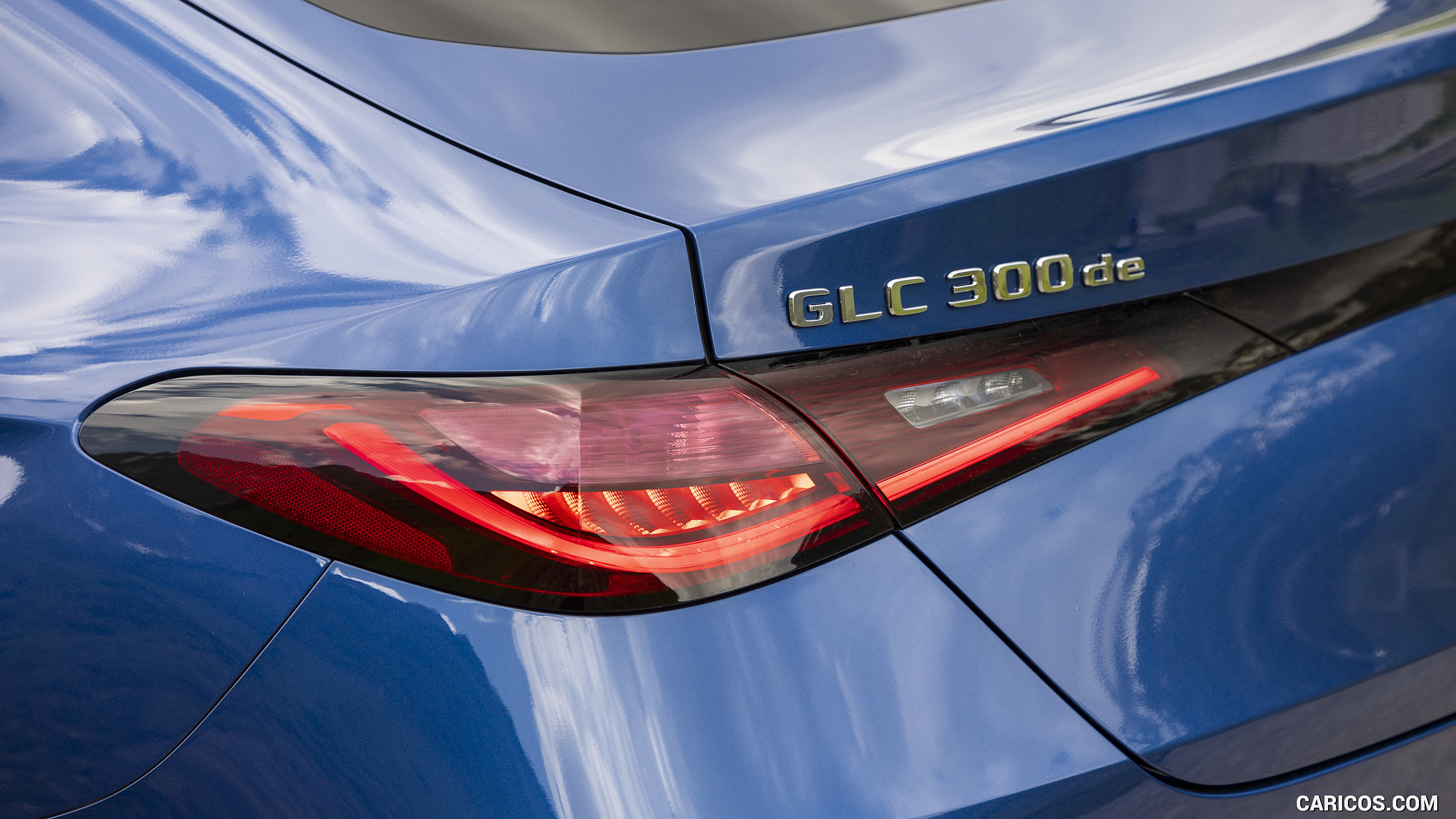 2024 Mercedes-Benz GLC 300 de 4MATIC Coupé AMG line (Color: Sectral blue) - Badge, #87 of 182