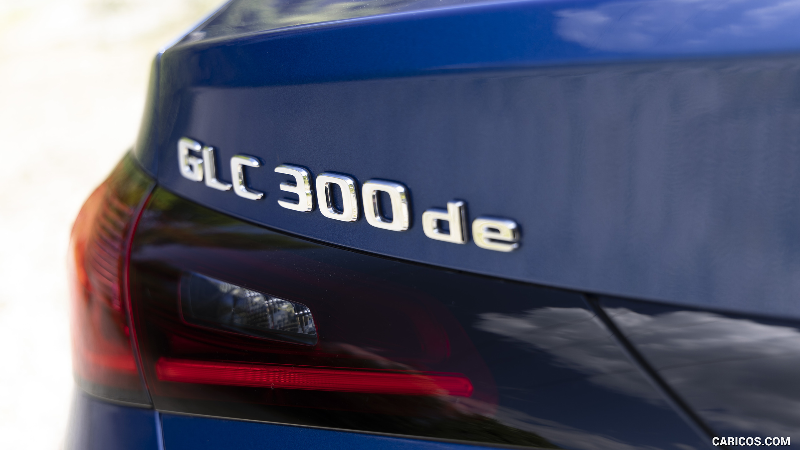 2024 Mercedes-Benz GLC 300 de 4MATIC Coupé AMG line (Color: Sectral blue) - Badge, #92 of 182