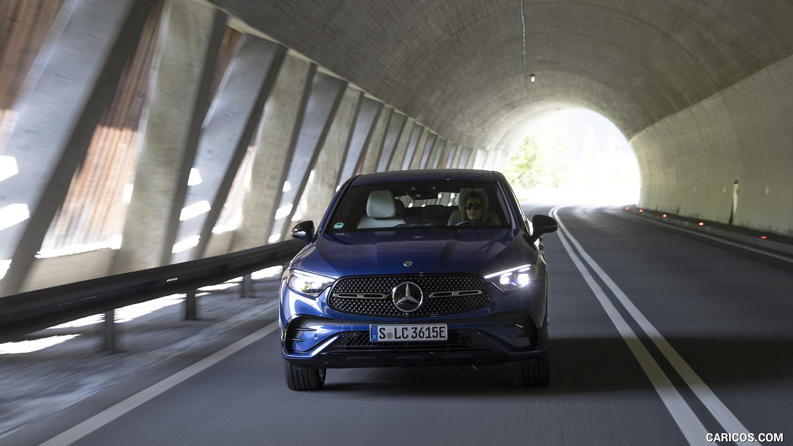 2024 Mercedes-Benz GLC 300 de 4MATIC Coupé AMG line (Color: Sectral blue) - Front, #47 of 182