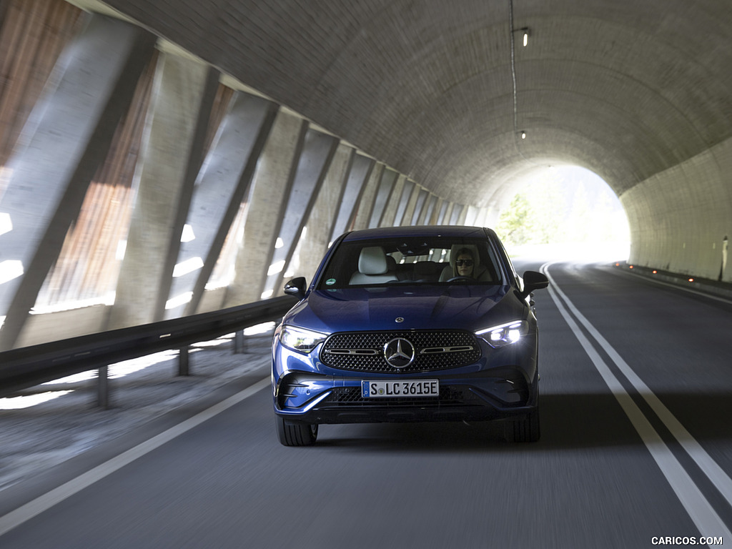 2024 Mercedes-Benz GLC 300 de 4MATIC Coupé AMG line (Color: Sectral blue) - Front