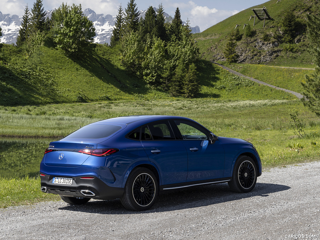 2024 Mercedes-Benz GLC 300 de 4MATIC Coupé AMG line (Color: Sectral blue) - Rear Three-Quarter