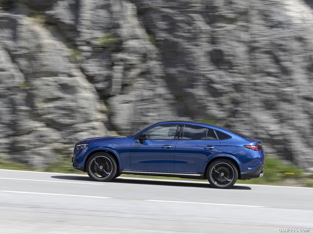 2024 Mercedes-Benz GLC 300 de 4MATIC Coupé AMG line (Color: Sectral blue) - Side