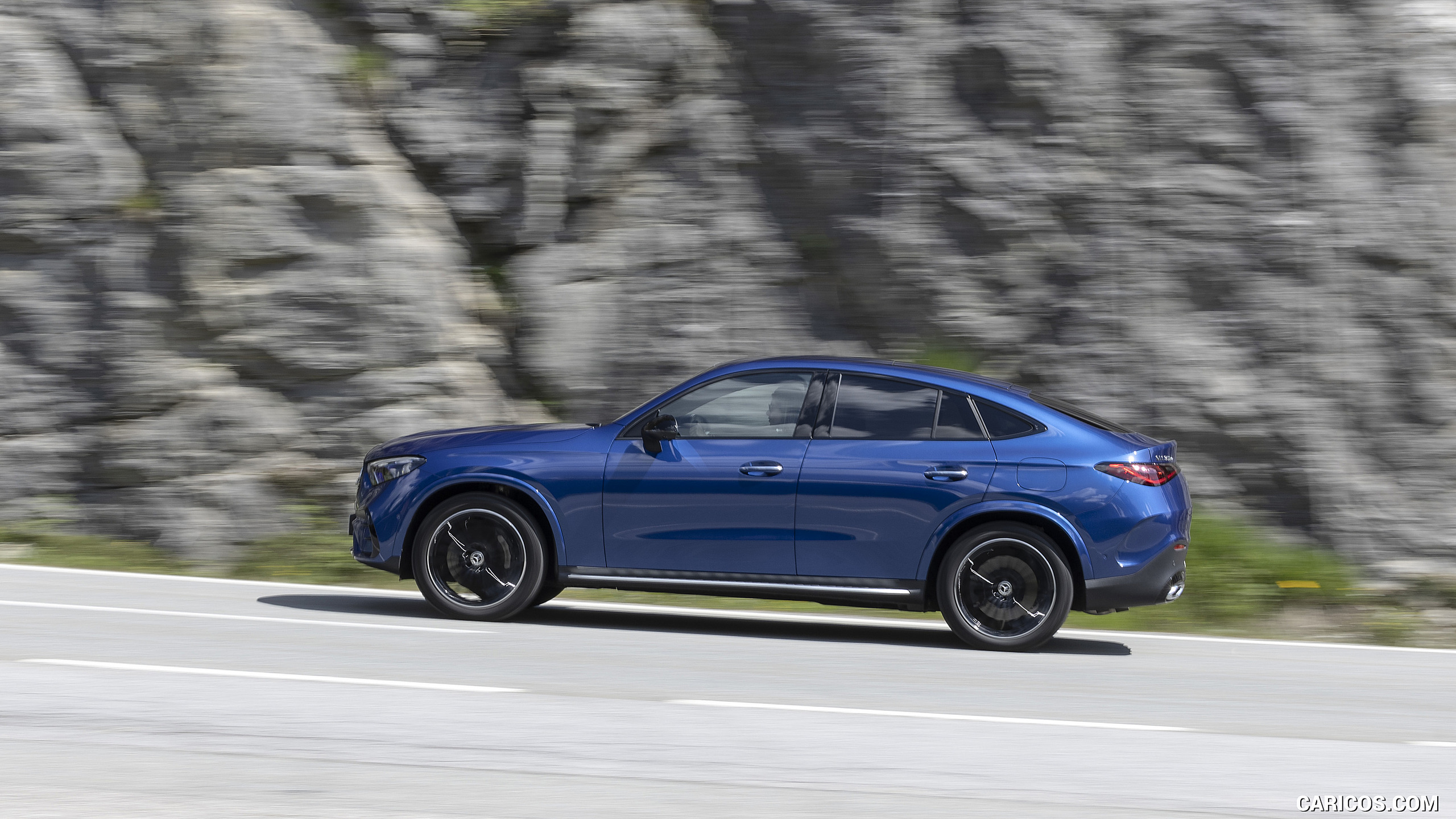 2024 Mercedes Benz Glc 300 De 4matic Coupé Amg Line Color Sectral Blue Side Caricos 8751