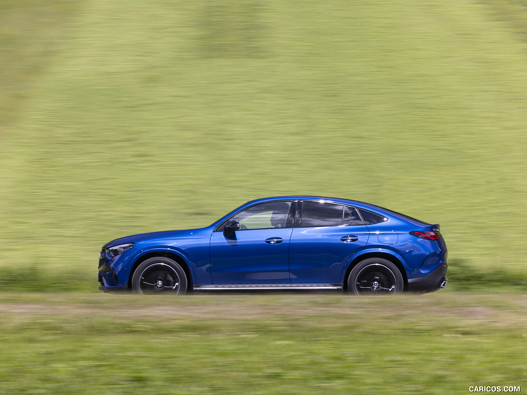 2024 Mercedes-Benz GLC 300 de 4MATIC Coupé AMG line (Color: Sectral blue) - Side