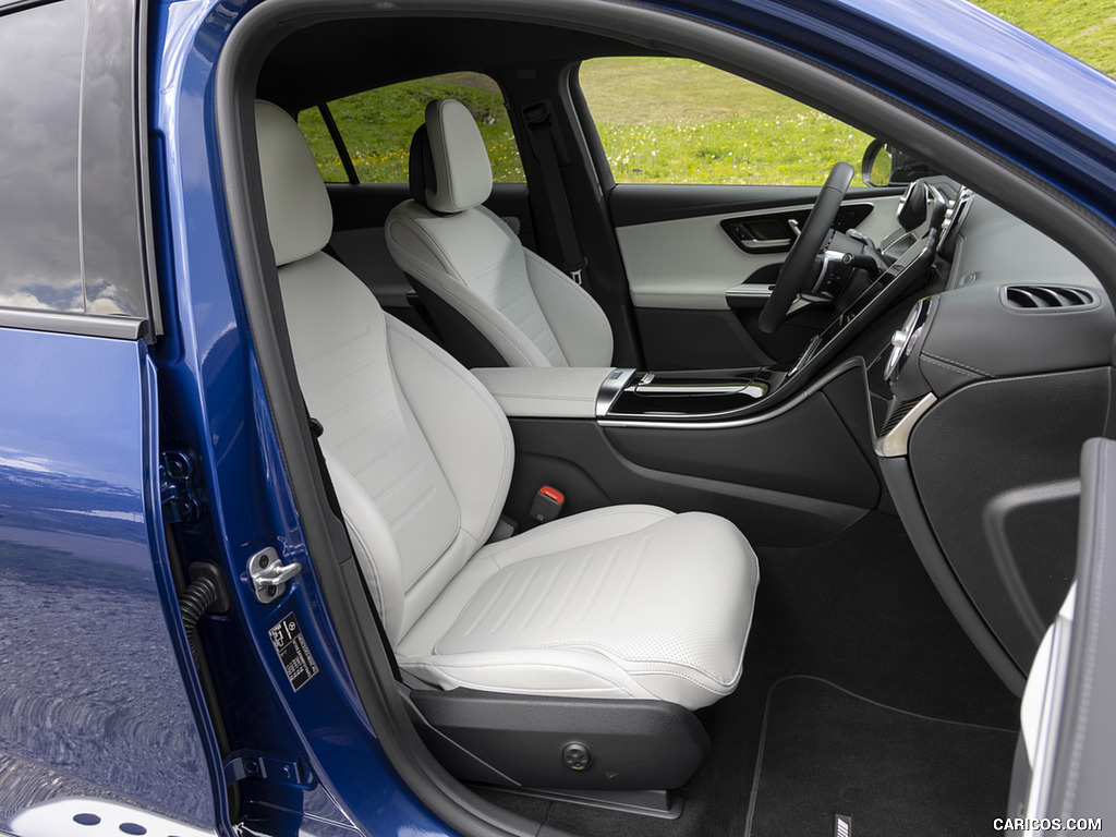 2024 Mercedes-Benz GLC 300 de 4MATIC Coupé AMG line - Interior, Front Seats