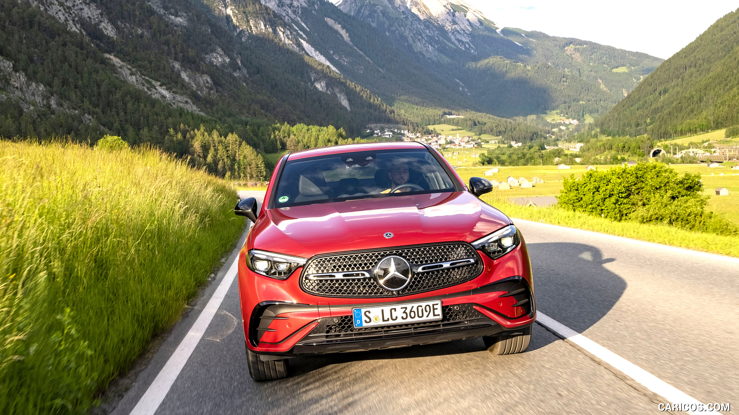 2024 Mercedes-Benz GLC 400 e 4MATIC Coupé AMG line (Color: Patagonia Red) - Front, #134 of 182
