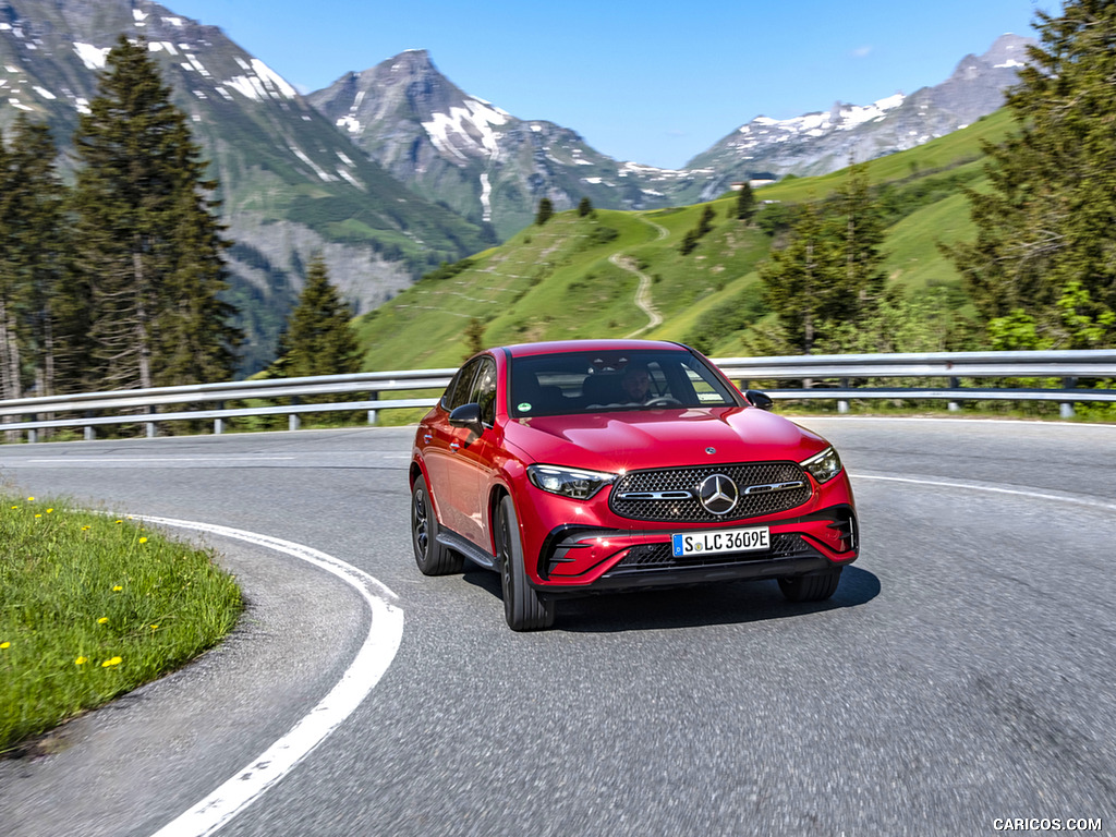 2024 Mercedes-Benz GLC 400 e 4MATIC Coupé AMG line (Color: Patagonia Red) - Front