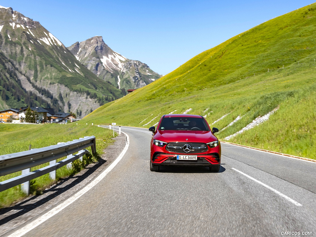 2024 Mercedes-Benz GLC 400 e 4MATIC Coupé AMG line (Color: Patagonia Red) - Front