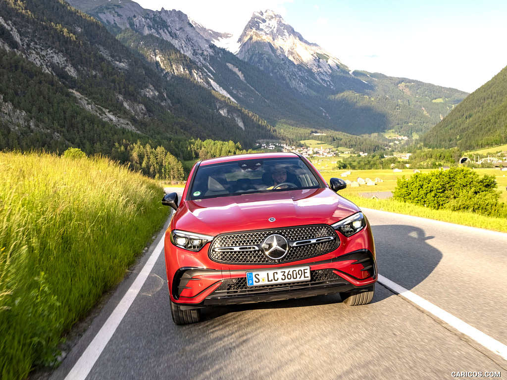 2024 Mercedes-Benz GLC 400 e 4MATIC Coupé AMG line (Color: Patagonia Red) - Front