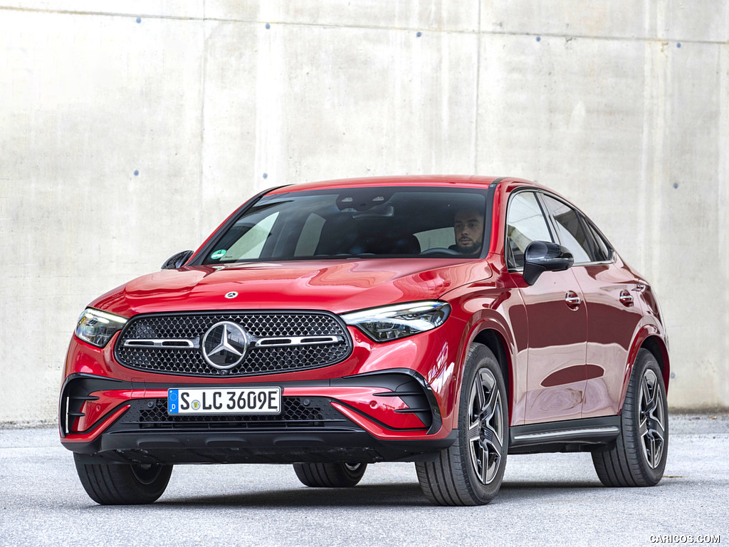 2024 Mercedes-Benz GLC 400 e 4MATIC Coupé AMG line (Color: Patagonia Red) - Front Three-Quarter