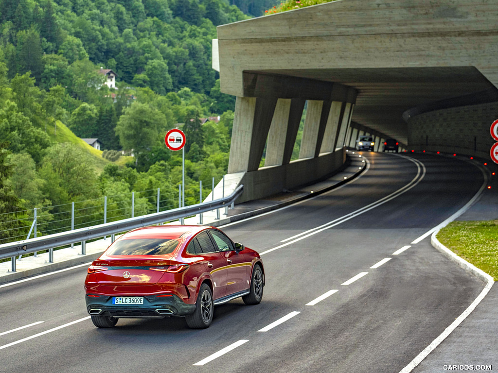 2024 Mercedes-Benz GLC 400 e 4MATIC Coupé AMG line (Color: Patagonia Red) - Rear Three-Quarter