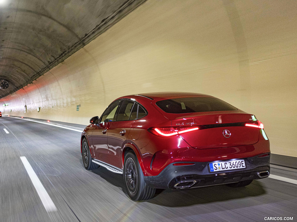 2024 Mercedes-Benz GLC 400 e 4MATIC Coupé AMG line (Color: Patagonia Red) - Rear Three-Quarter