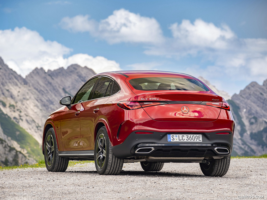 2024 Mercedes-Benz GLC 400 e 4MATIC Coupé AMG line (Color: Patagonia Red) - Rear Three-Quarter