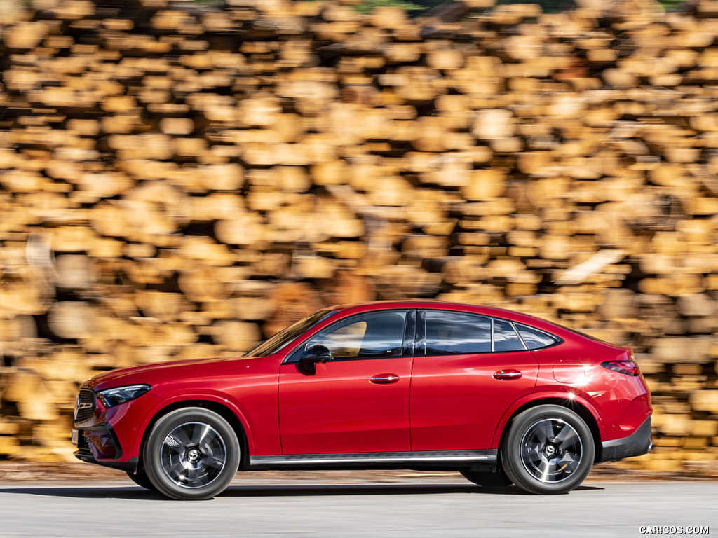 2024 Mercedes-Benz GLC 400 e 4MATIC Coupé AMG line (Color: Patagonia Red) - Side