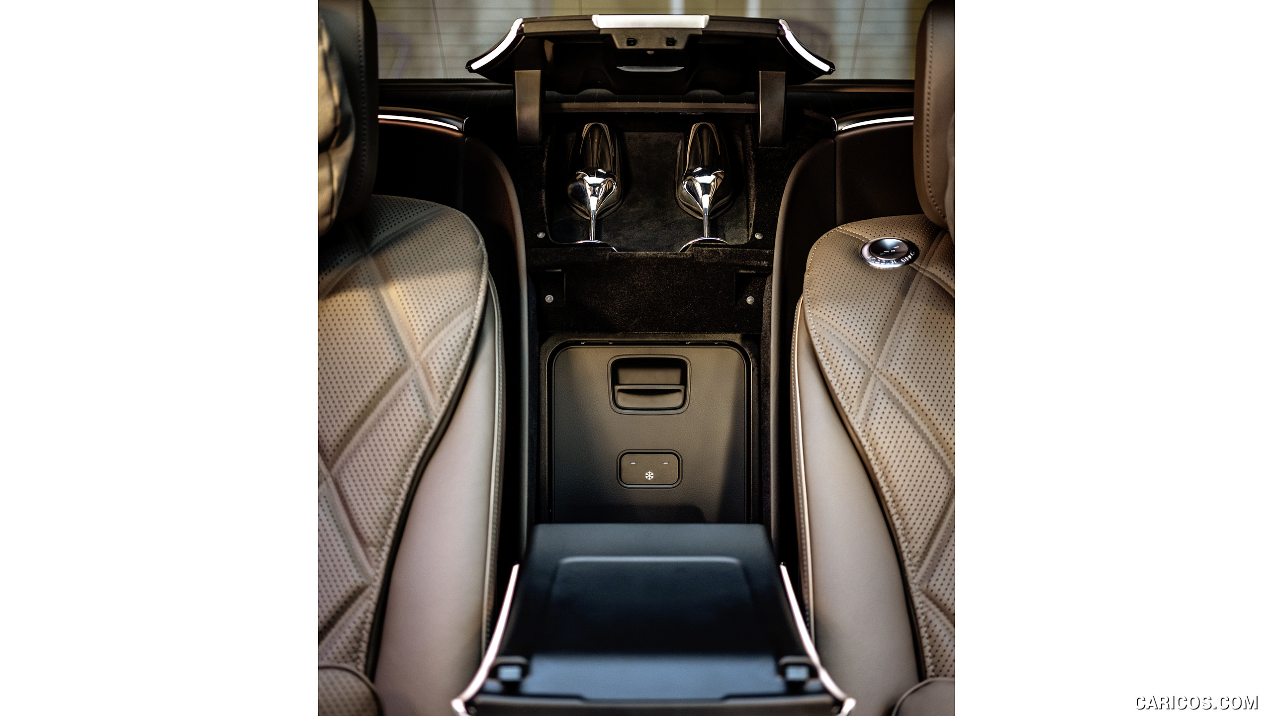 2024 Mercedes-Maybach EQS 680 SUV (Interior Color: Leather Nappa Exclusive, Espresso Brown / Balao Brown Pearl) - Interior, Detail, #21 of 140
