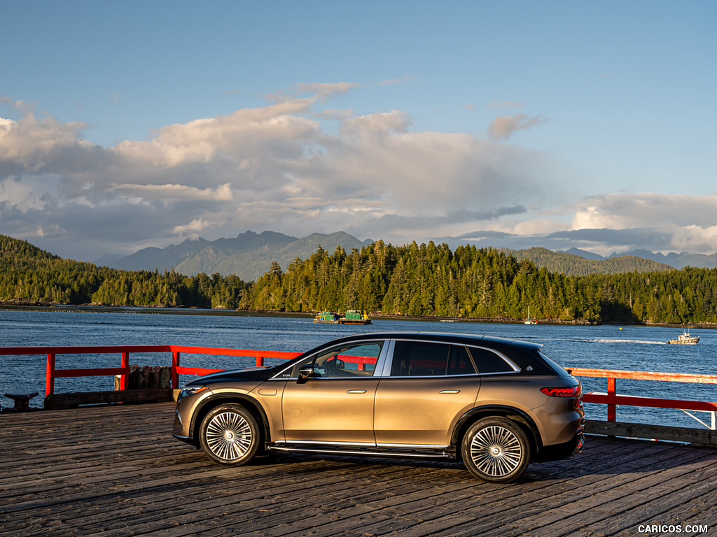 2024 Mercedes-Maybach EQS 680 SUV (Color: Velvet Brown/Onyx Black) - Side