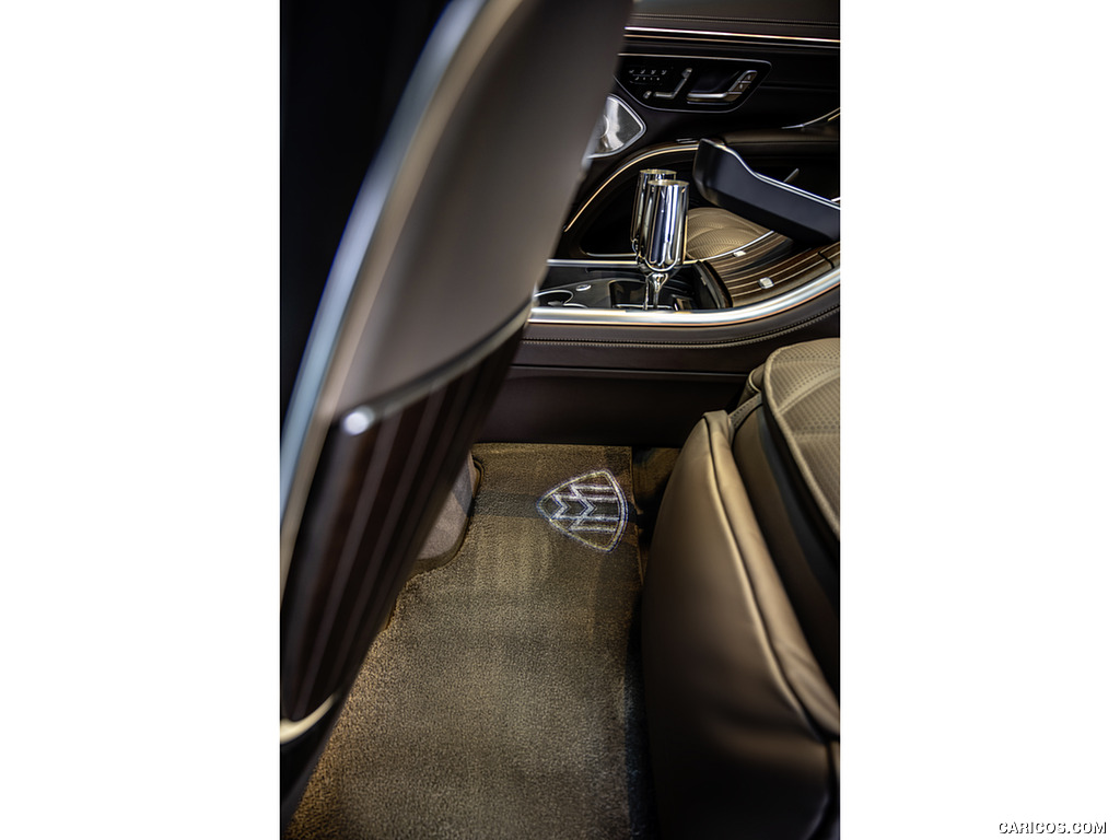 2024 Mercedes-Maybach EQS 680 SUV (Interior Color: Leather Nappa Exclusive, Espresso Brown / Balao Brown Pearl) - Interior, Detail