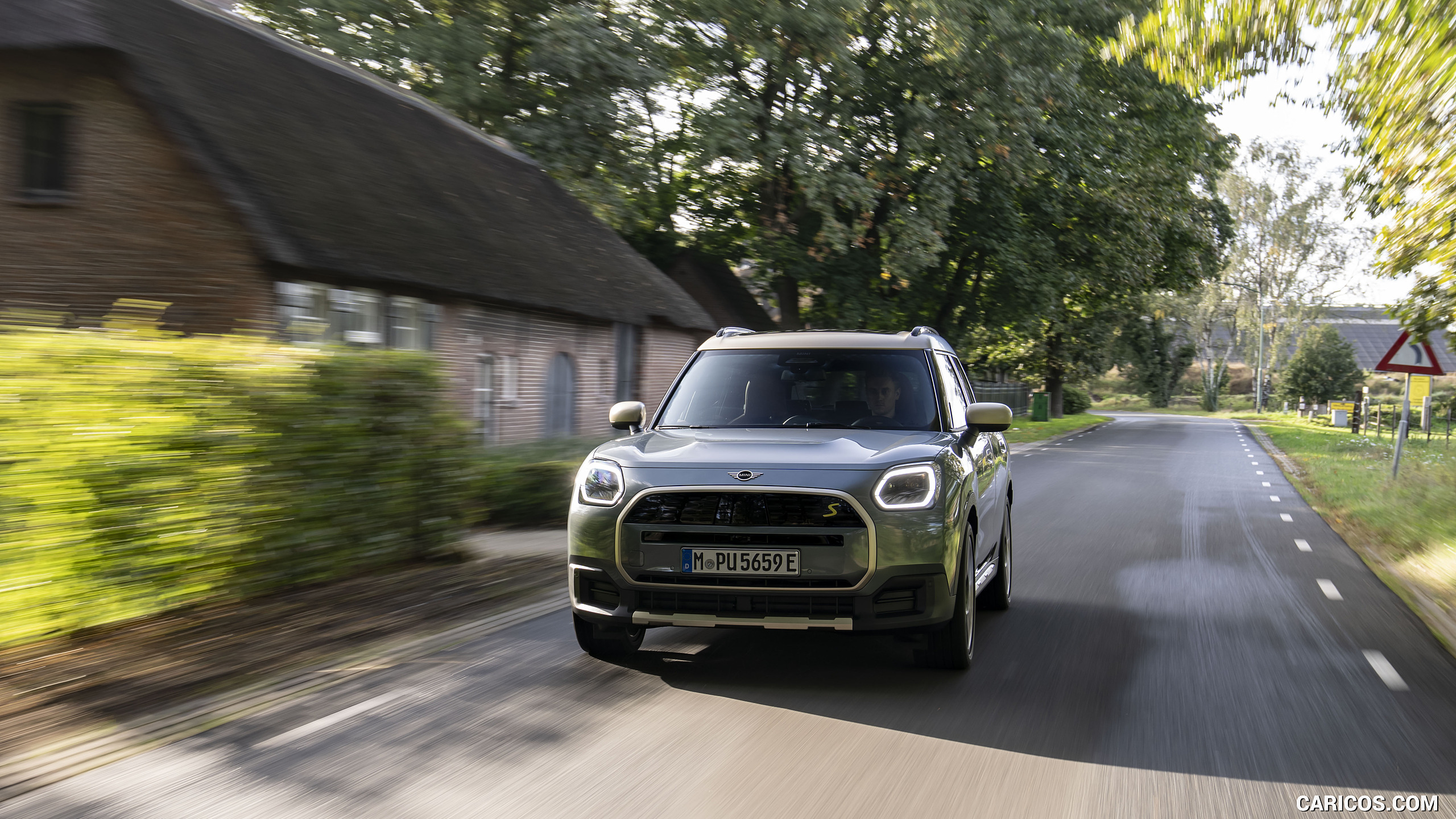 2025 MINI Countryman SE ALL4 - Front, #12 of 60