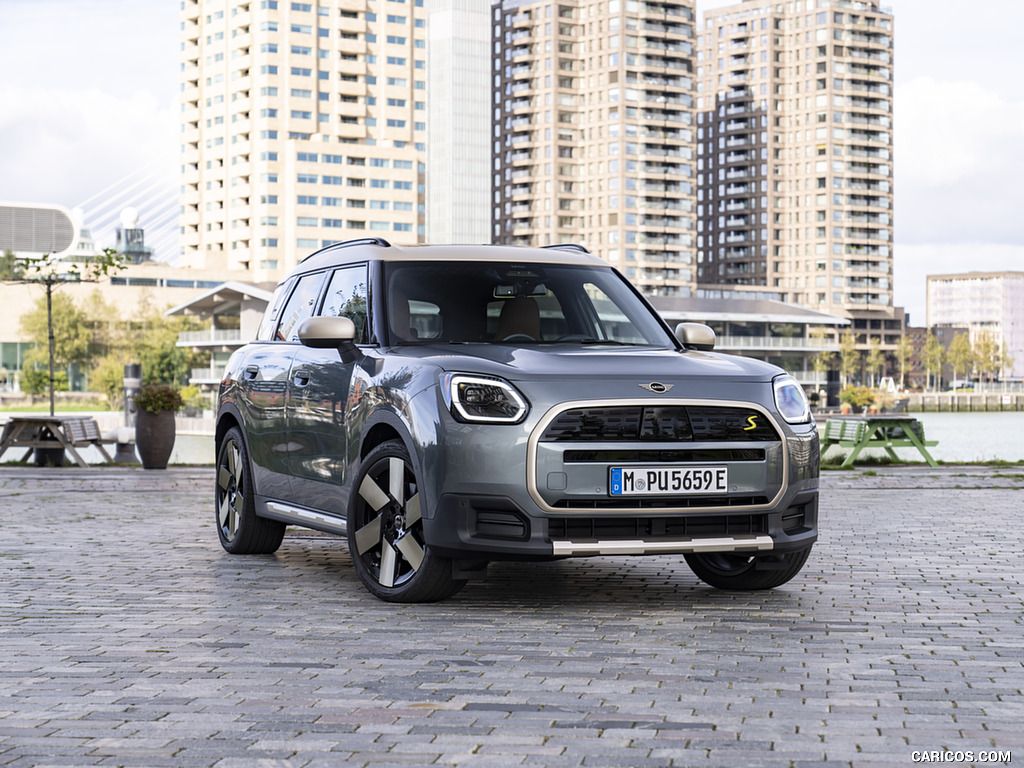 2025 MINI Countryman SE ALL4 - Front