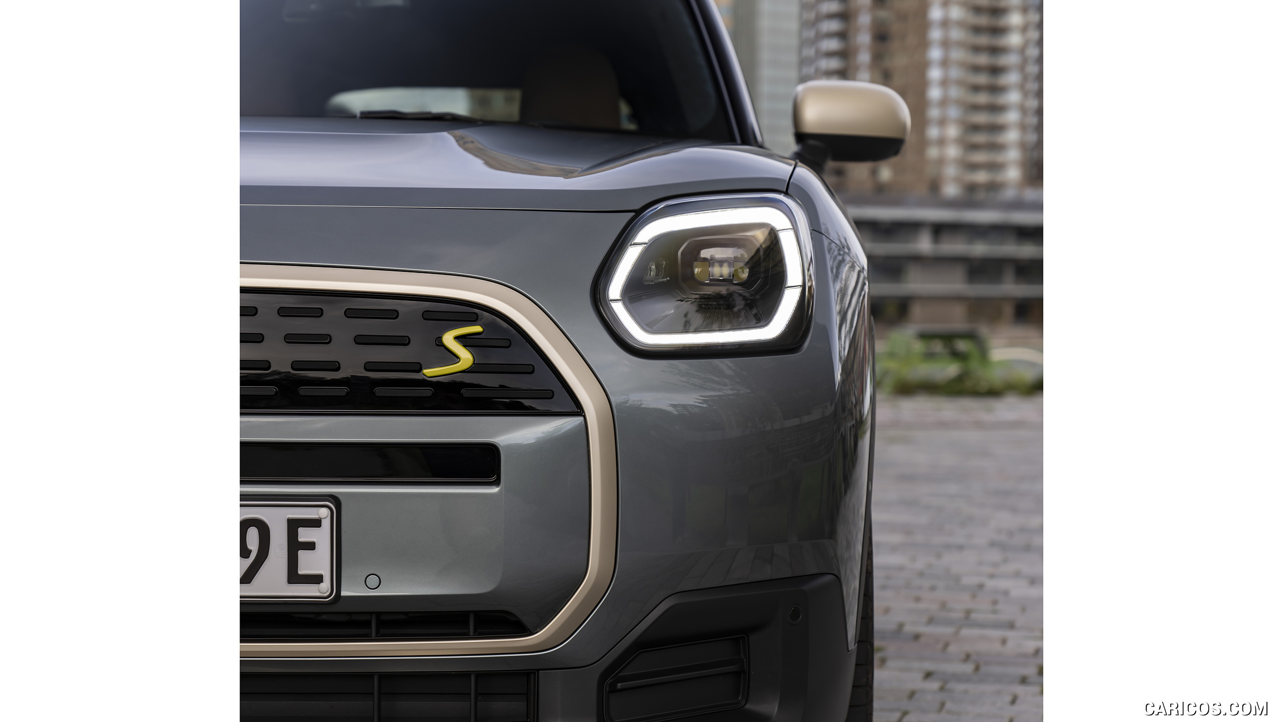 2025 MINI Countryman SE ALL4 Headlight Caricos