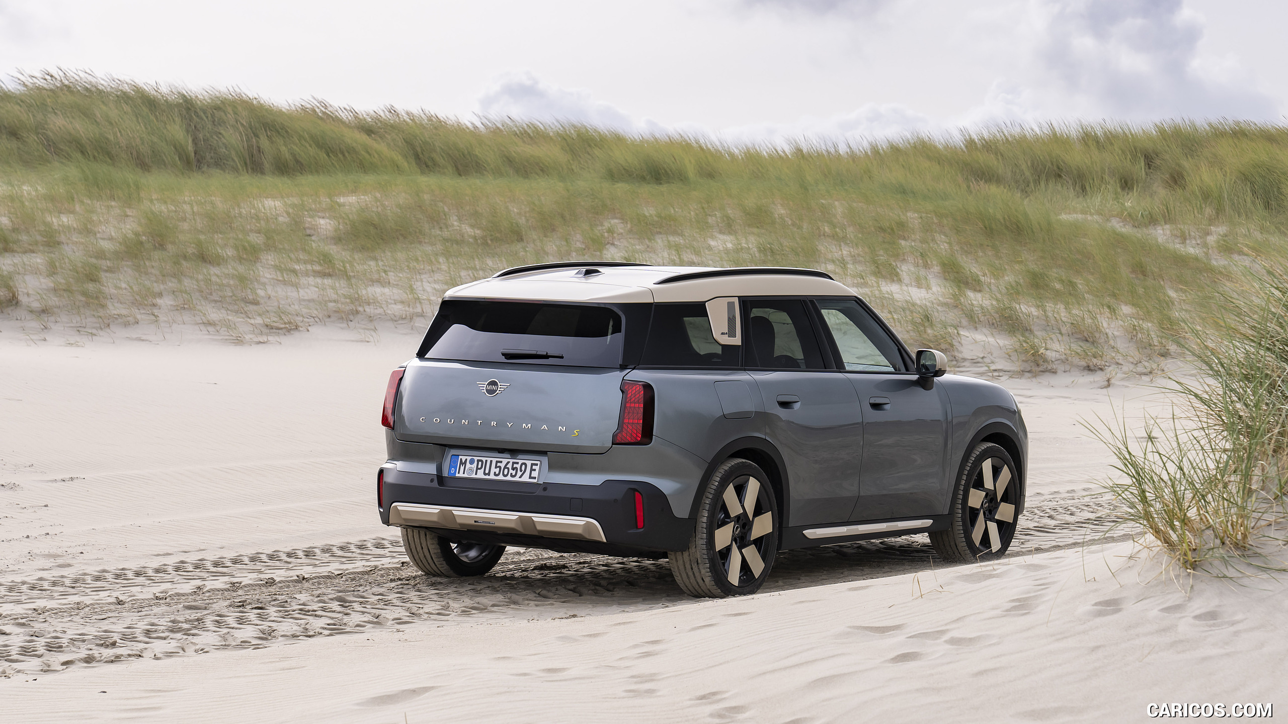 2025 MINI Countryman SE ALL4 - Rear Three-Quarter, #4 of 60