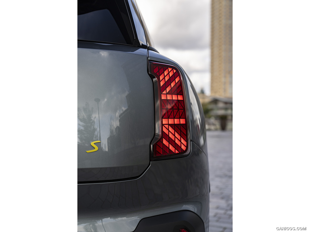 2025 MINI Countryman SE ALL4 - Tail Light