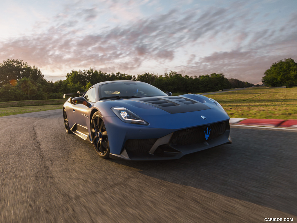 2025 Maserati GT2 Stradale - Front Three-Quarter