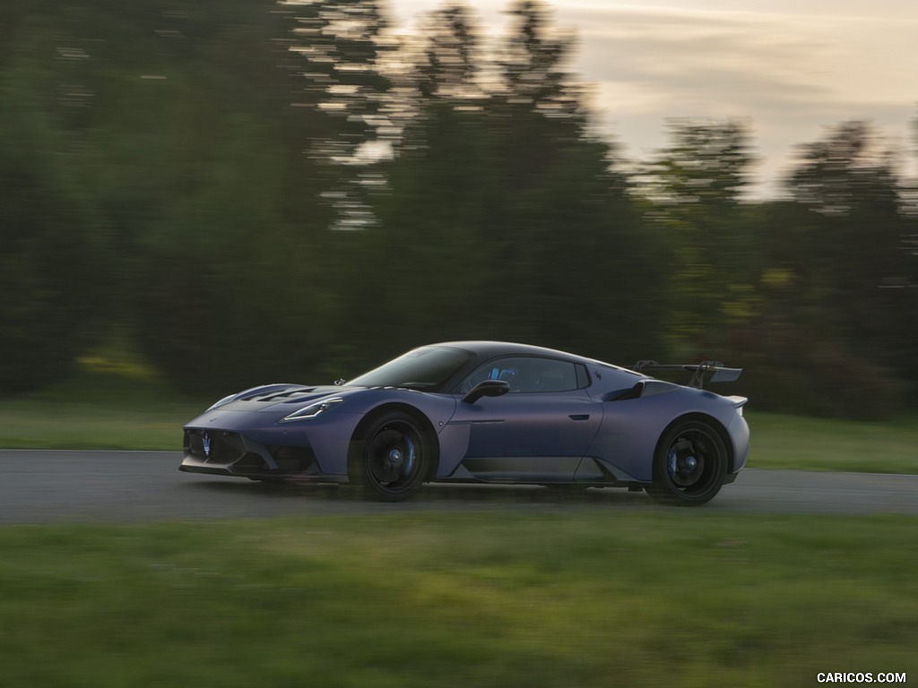 2025 Maserati GT2 Stradale - Front Three-Quarter