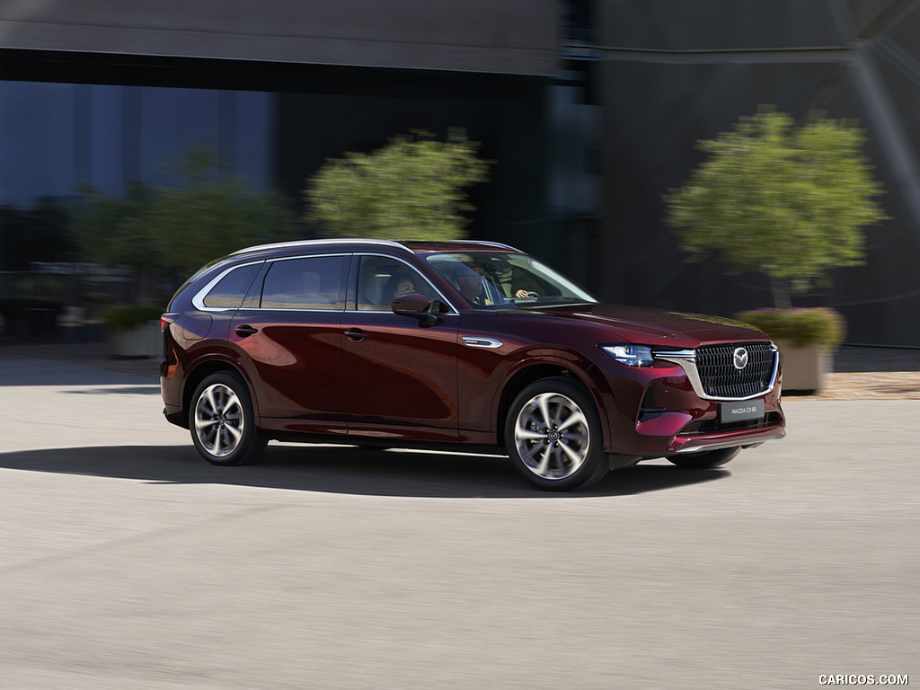 2025 Mazda CX-80 PHEV - Front Three-Quarter