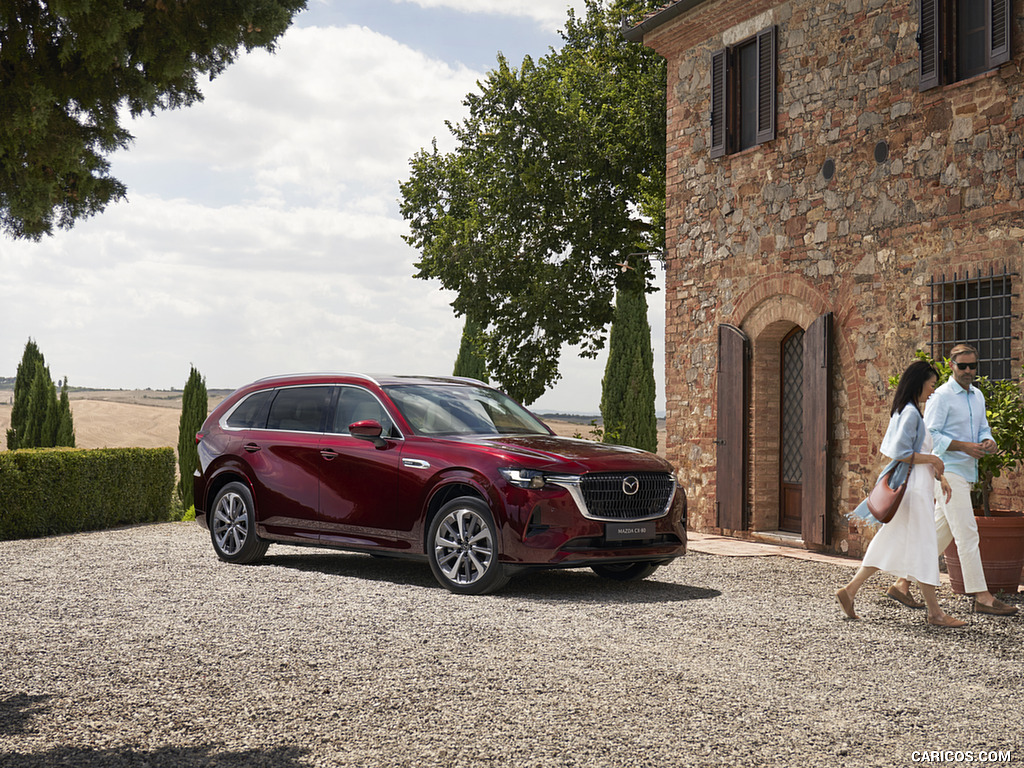 2025 Mazda CX-80 PHEV - Front Three-Quarter