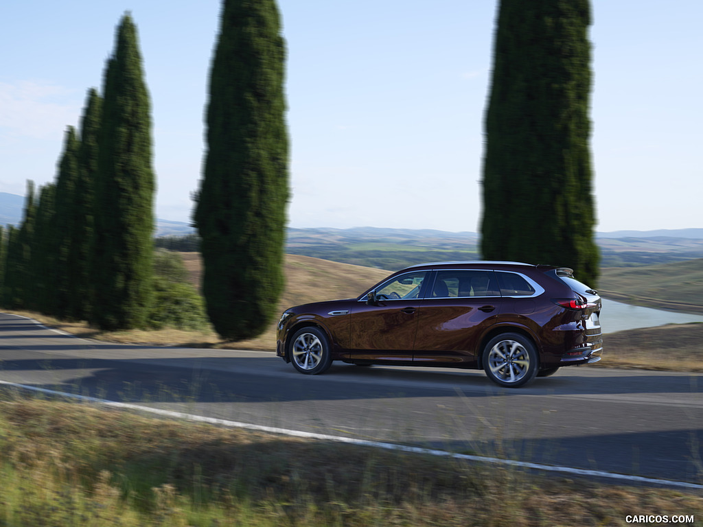 2025 Mazda CX-80 PHEV - Rear Three-Quarter