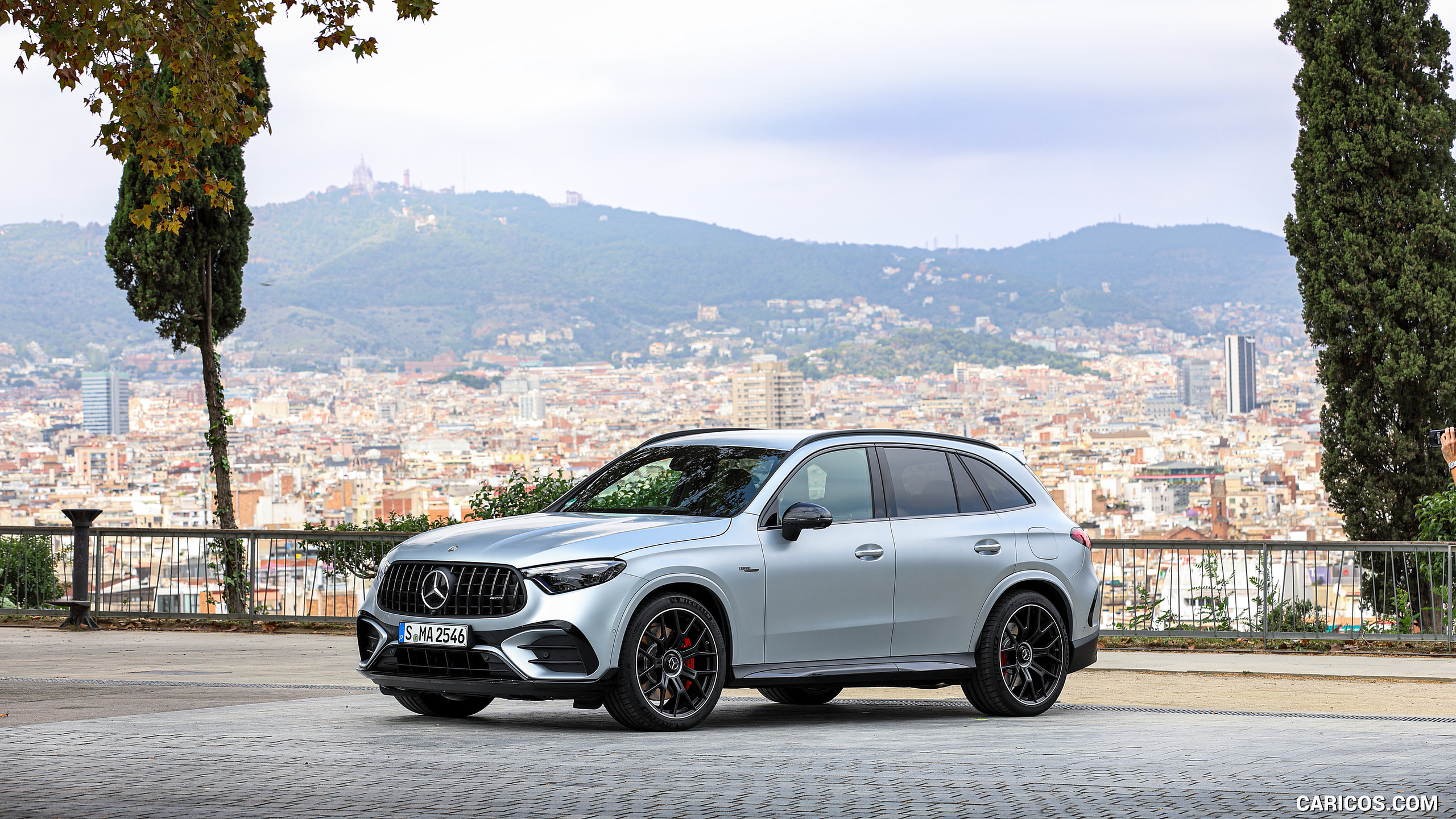 2025 Mercedes-AMG GLC 63 S E PERFORMANCE (Color: High-tech Silver Magno) - Front Three-Quarter, #159 of 210