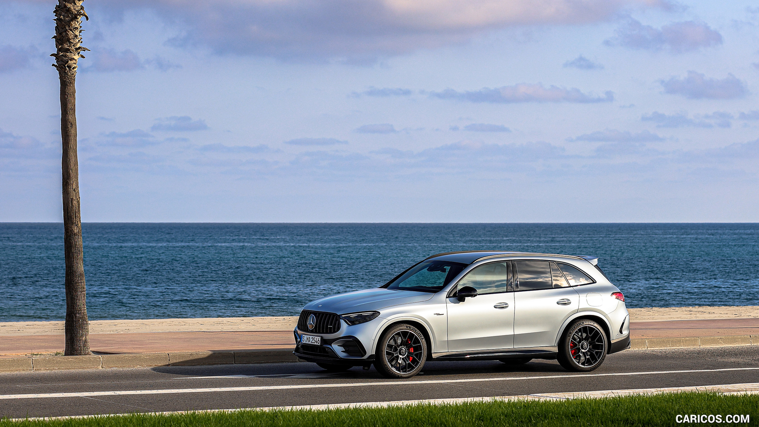 2025 Mercedes-AMG GLC 63 S E PERFORMANCE (Color: High-tech Silver Magno) - Front Three-Quarter, #170 of 210