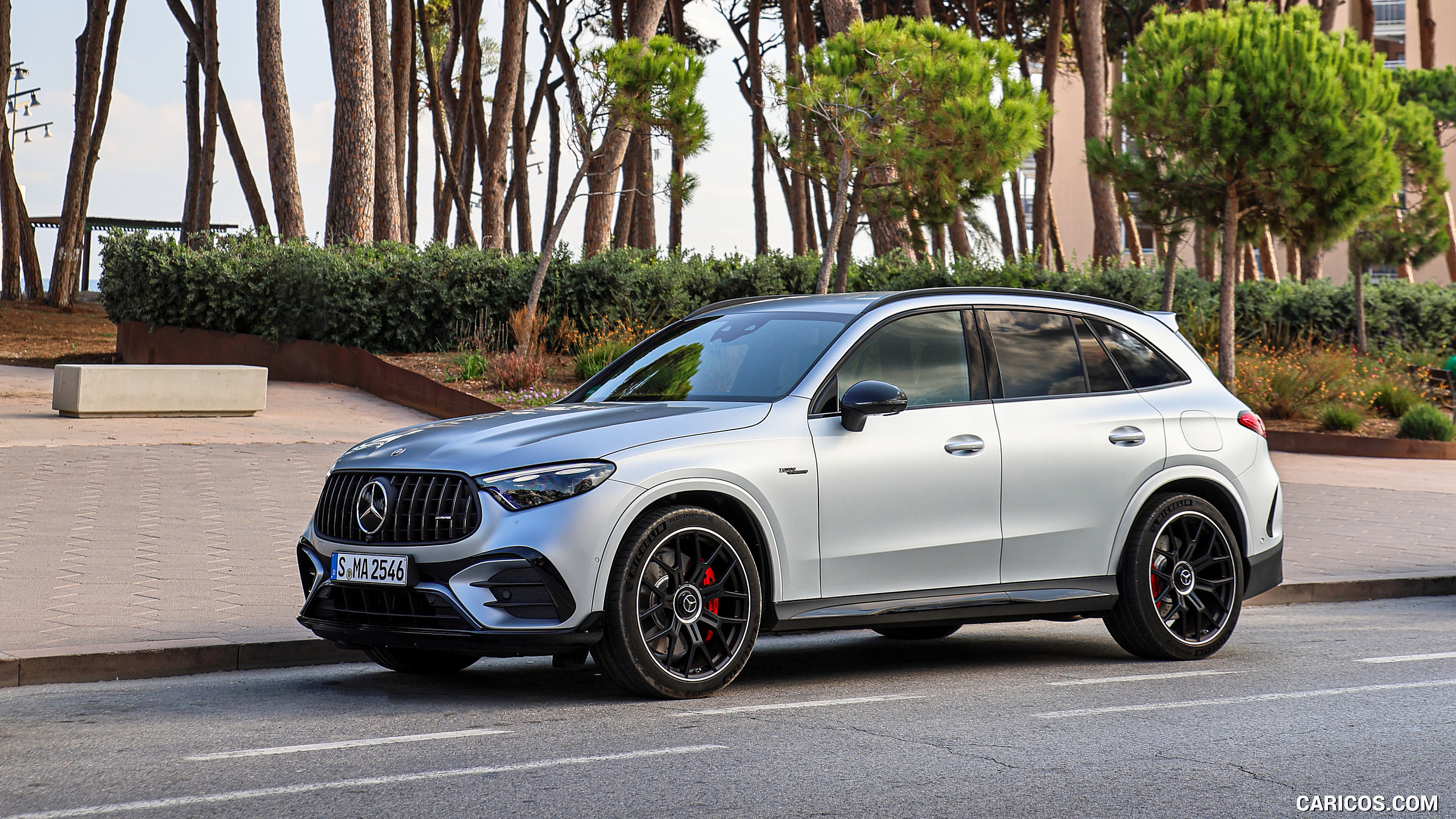 2025 Mercedes-AMG GLC 63 S E PERFORMANCE (Color: High-tech Silver Magno) - Front Three-Quarter, #175 of 210
