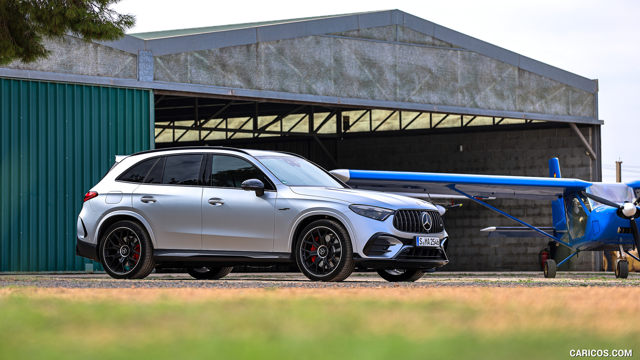2025 Mercedes-AMG GLC 63 S E PERFORMANCE (Color: High-tech Silver Magno) - Front Three-Quarter, #187 of 210