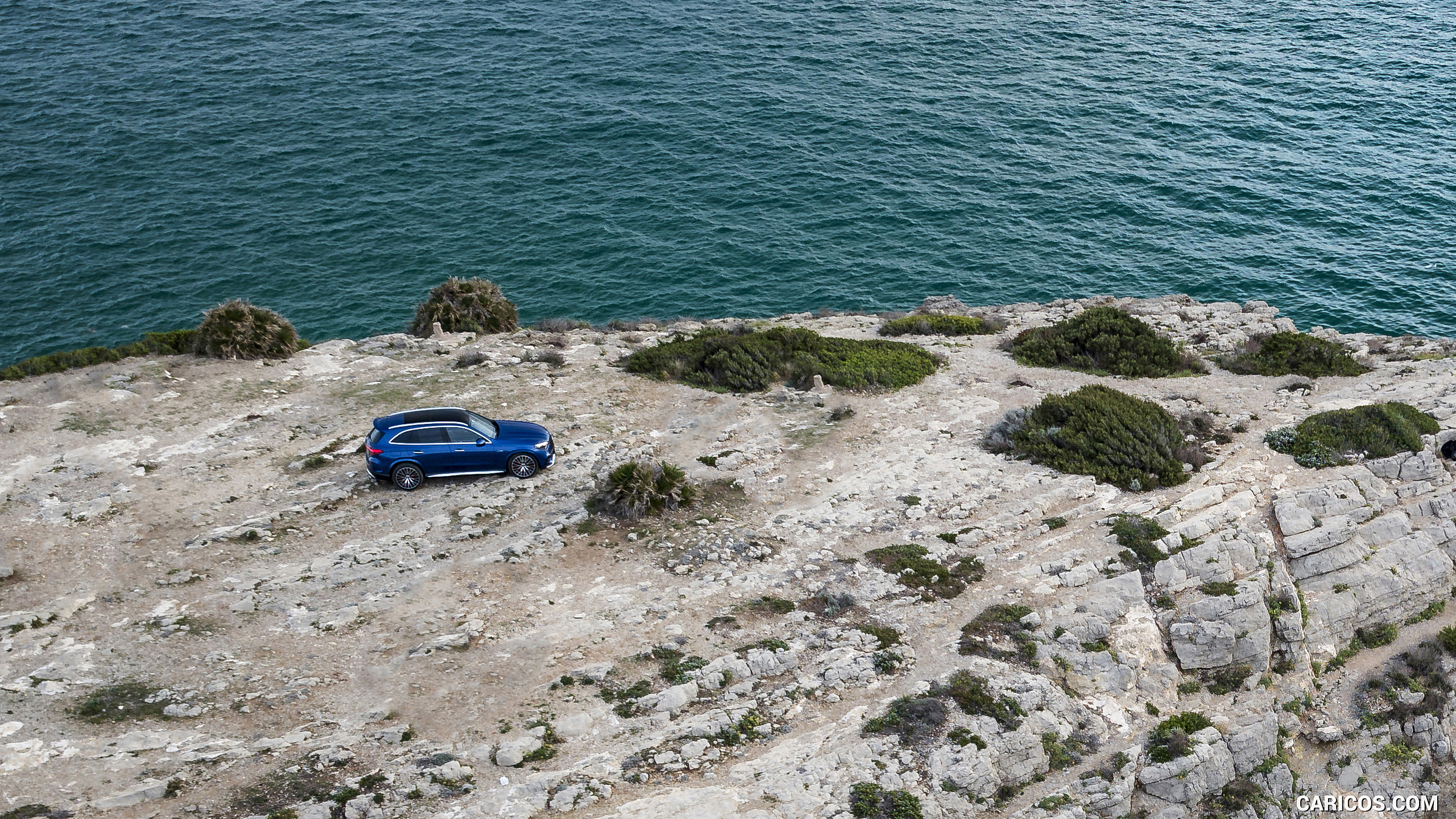 2025 Mercedes-AMG GLC 63 S E PERFORMANCE (Color: Spectral Blue Metallic) - Top, #52 of 210